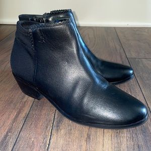 Like new Jack Rogers Boots